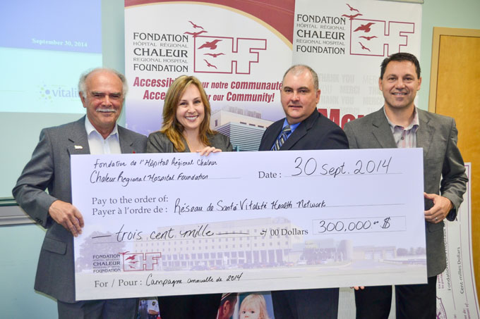 From left : Jean-Guy Robichaud, President of the Board of Directors of the Chaleur Regional Hospital Foundation, Jennifer Henry, President of the 2014 Fundraising Campaign Organizing Committee, André Morneault, Manager for the Respiratory Therapy and Electrophysiology Departments, Stéphane Legacy, Chief Operating Officer – Acadie-Bathurst Zone.