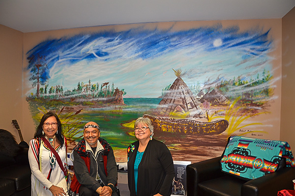 From left to right: Ann LaBillois, Native Alcohol and Drug Abuse Program Consultant, Eel River Bar First Nation; Robert Pictou, Aboriginal artist; and Nora LaBillois, Native Alcohol and Drug Abuse Program Consultant, Eel River Bar First Nation