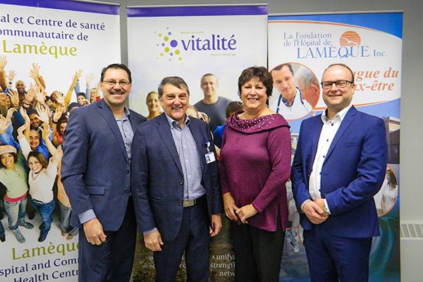 Left to right : Stéphane Legacy, Vice-President of Outpatient and Professional Services; Gilles Lanteigne, President and CEO of Vitalité Health Network; Shelley Robichaud, director of Primary Health Care; Yoland Chiasson, President of Fondation de l’Hôpital de Lamèque inc. 