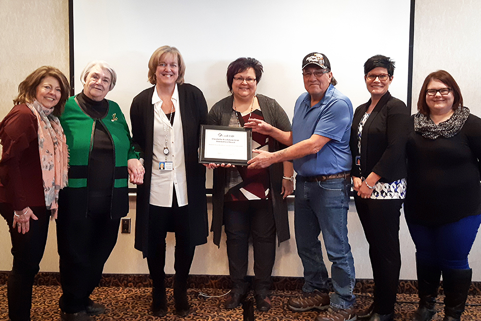 From left to right: Maria DesRoches, Regional Coordinator, NB FASD Centre of Excellence; Claudette Bradshaw; Dr. Nicole LeBlanc, Regional Chief of Staff, Vitalité Health Network, and Medical Director, NB FASD Centre of Excellence; Annette Cormier, Manager, NB FASD Centre of Excellence; Noel Milliea, Elder, from Elsipogtog First Nation; Nadine Cormier, Regional Community Coordinator, NB FASD Centre of Excellence; and Melissa Bonenfant, Administrative Assistant, NB FASD Centre of Excellence.